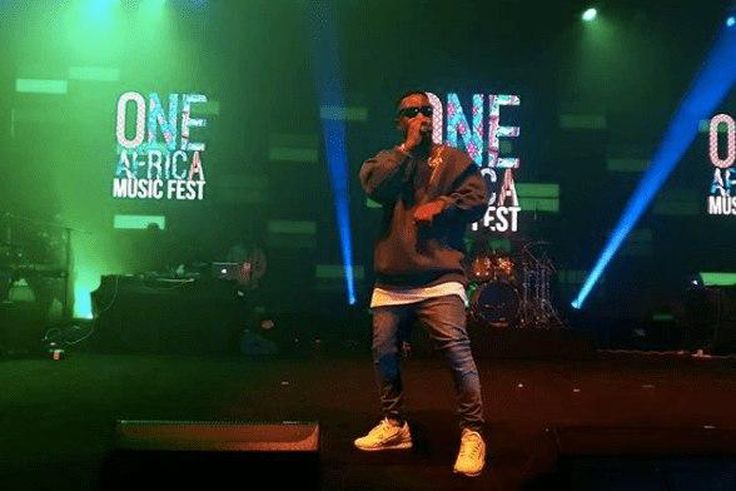 Sarkodie performs in Dubai