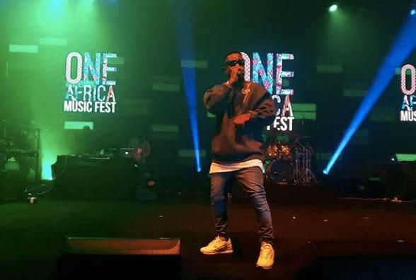 Sarkodie performs in Dubai