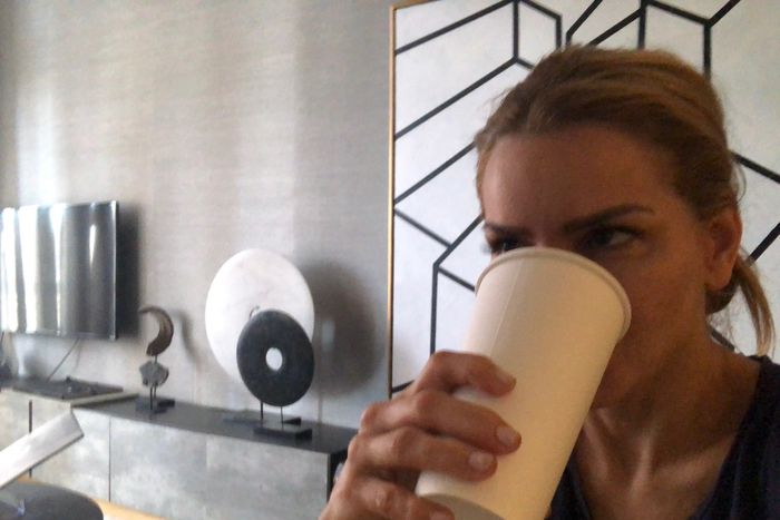 Eisen says she is "unapologetically" not a morning person. She starts her day at 9:00 a.m. with a "caffeine cocktail," which she describes as "a carefully crafted combination of espresso, Poland Spring and Truvia: 3 parts Poland Spring, 2 parts espress...