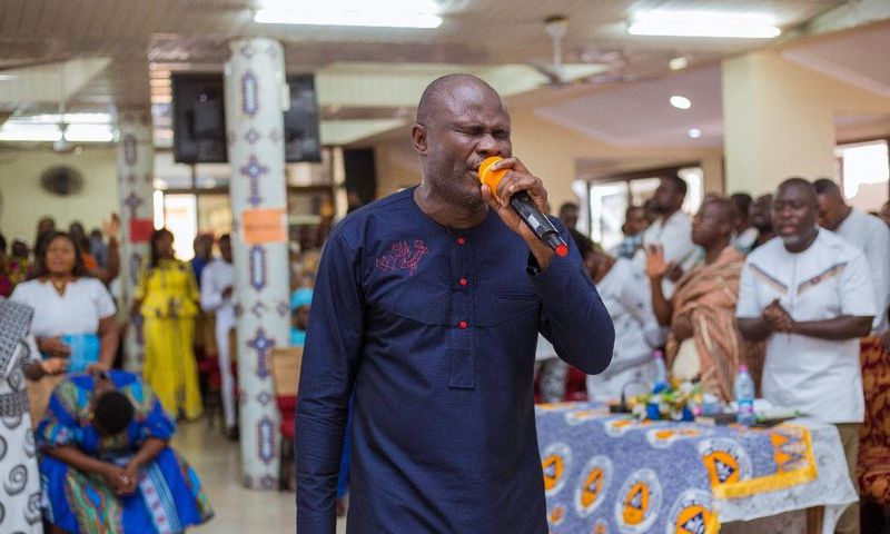 Showers of blessings as Uncle Ato rocks Kokomlemle Methodist Church
