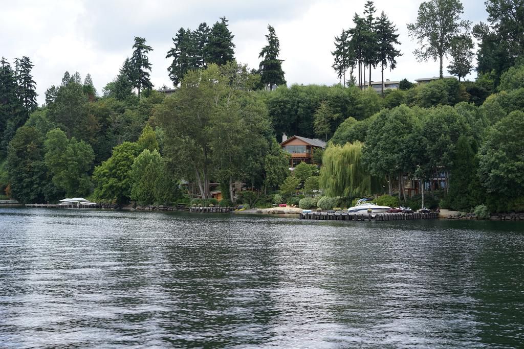 19 crazy facts about Bill Gates' $127 million mansion (MSFT)