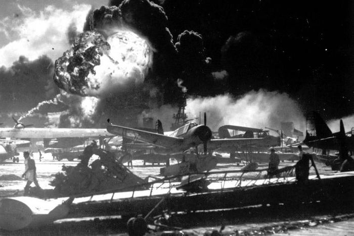 Pearl Harbor attack Shaw explosion sailors
