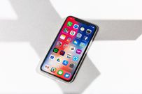 Android phones everywhere are adopting the iPhone's 'notch' design — and it's causing them to miss a golden opportunity