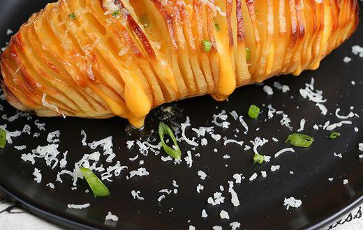 How to make cheesy stuffed baked potatoes