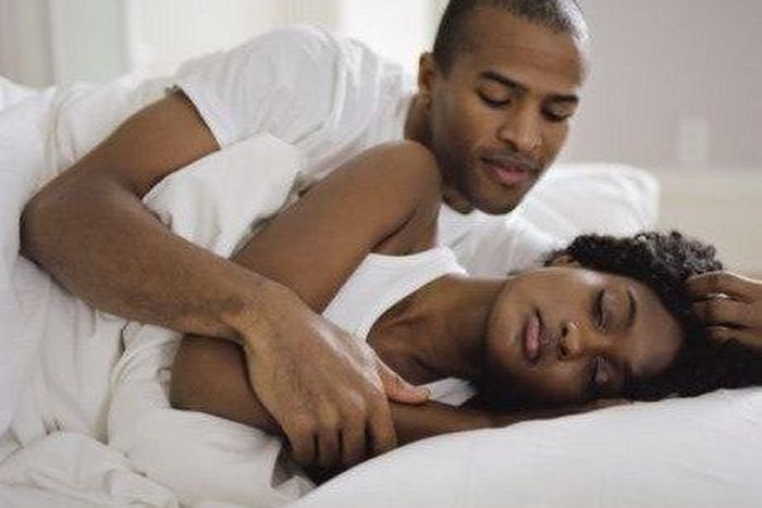 ___9108383___2018___11___15___16___Black-couple-in-bed