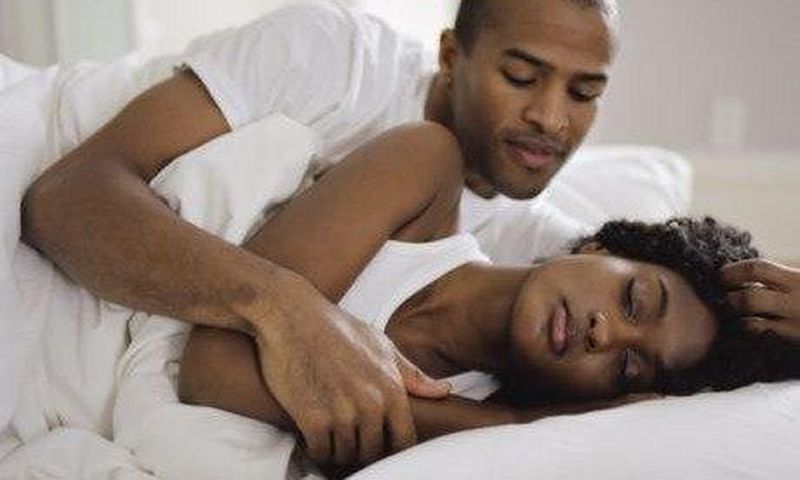 ___9108383___2018___11___15___16___Black-couple-in-bed
