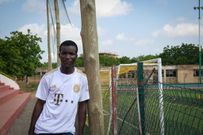 Samuel Dwamena is sad that his family and the widow are no longer in contact. (Captured by Nicolas Horni)