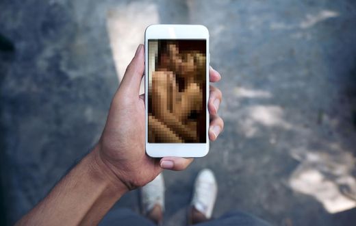 Revenge porn is a criminal offence [Cosmopolitan]