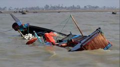 Boat capsizes on Volta Lake