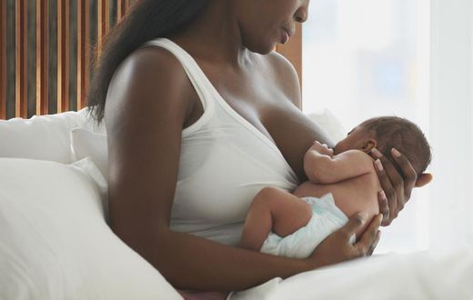 Back to breast: Tips for breastfeeding after bottle feeding