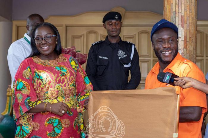 Ras Nene turns delivery man for Asantehene as he delivers Val's Day gift to Lady Julia