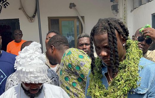 Stonebwoys vists Osu traditional leaders ahead of Bhim Concert