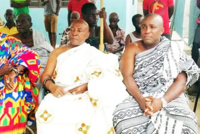 Nana Baffour Kotei Sramah Ababio, Chief of Breman (middle). Picture Source: The Chronicle