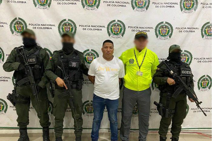 Widow seduces husband's killer, makes him fall in love, hands him over to police