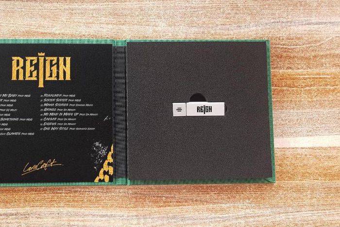 ___8976015___2018___10___14___8___DpUdW04W4AAt3Az