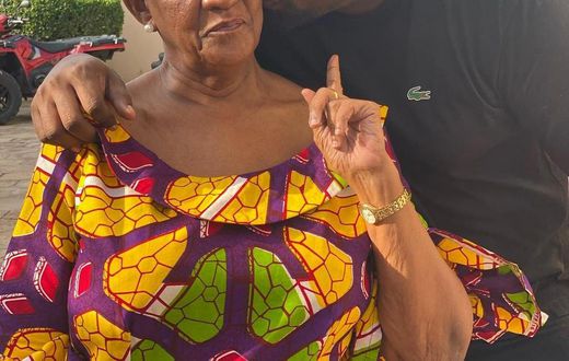 John Dumelo