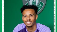 Jojo Wollacott: Ghana goalkeeper joins Scottish club Hibernian FC