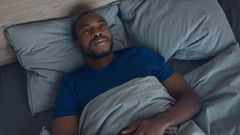 Why you must sleep before this time [freepik]