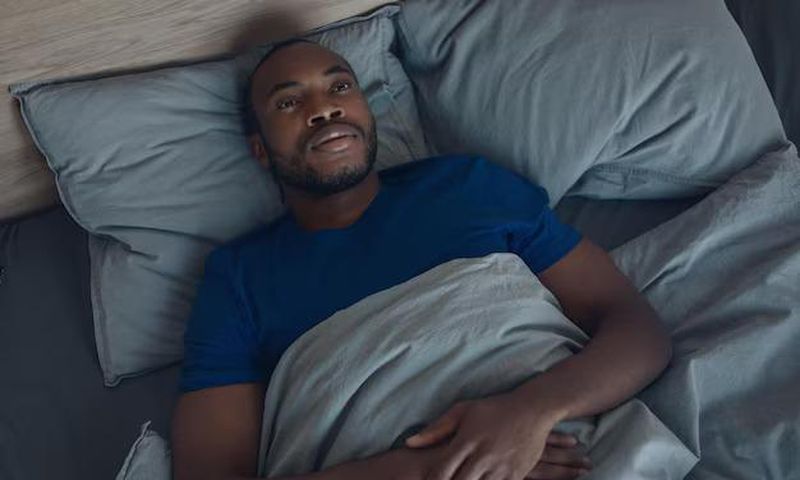 Why you must sleep before this time [freepik]