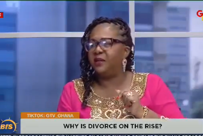 Thick tall men have small penises; feel it before you marry - Female pastor advises