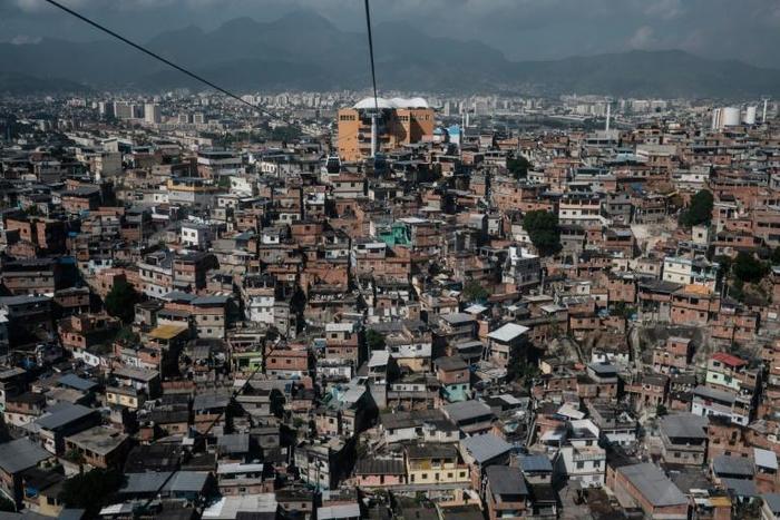 The figure, going from 52.8 million poor in 2016 to 54.9 million in 2017, means 26.5 percent of the country was below the poverty line