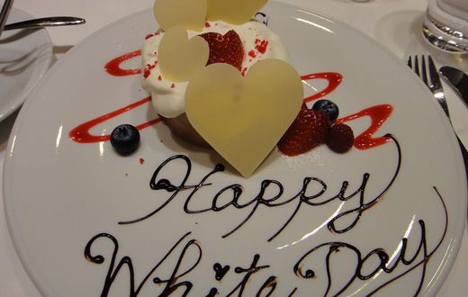 Japanese celebrate Valentine a bit differently [Nihonomoshiroi]