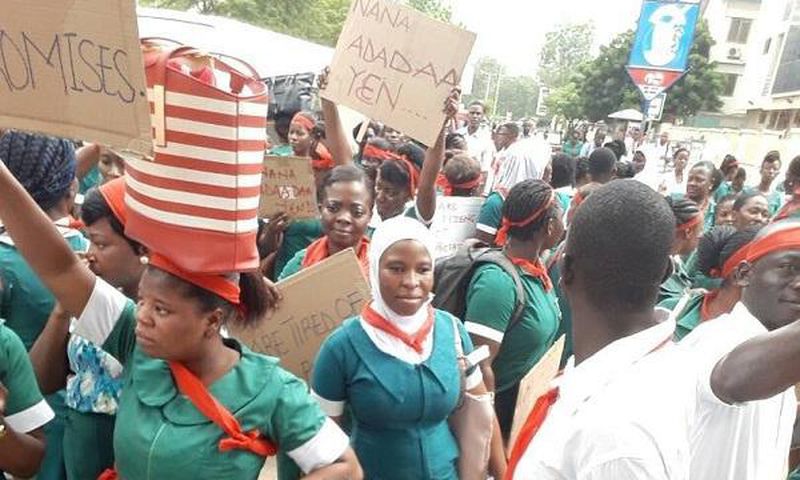 Nurses picket