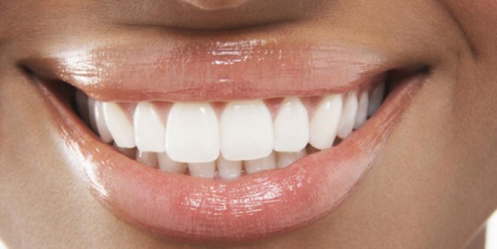 5 ways drinking water significantly improves your dental health