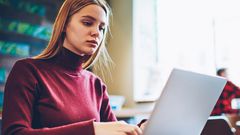 woman laptop online banking