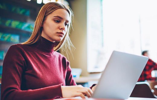 woman laptop online banking