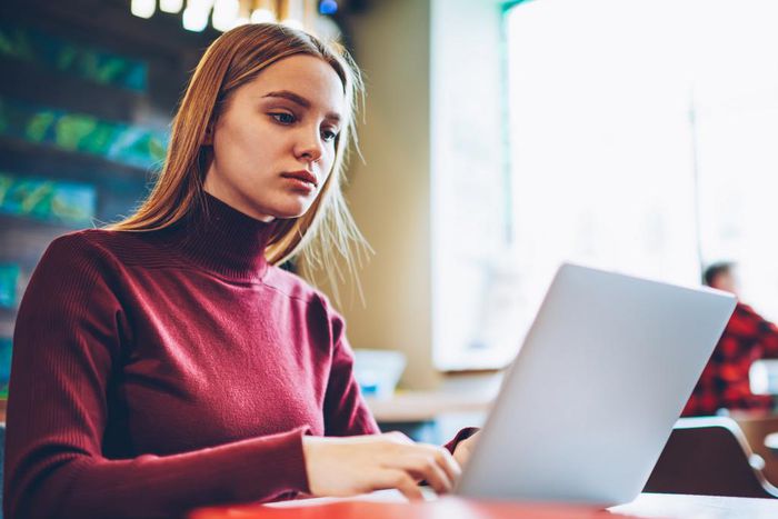 woman laptop online banking