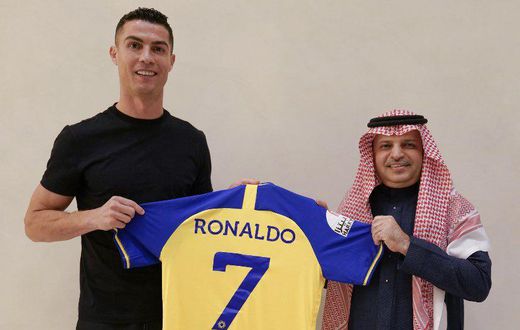 Ronaldo signs for Al-Nassr