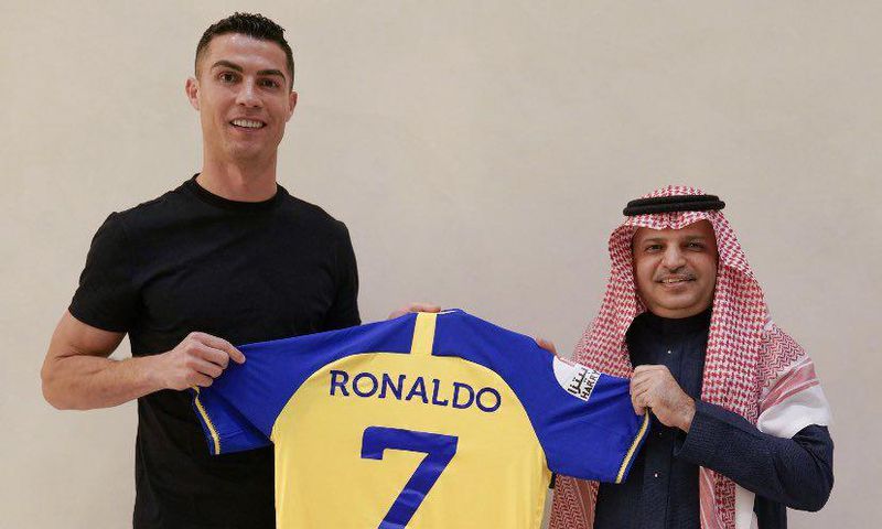 Ronaldo signs for Al-Nassr