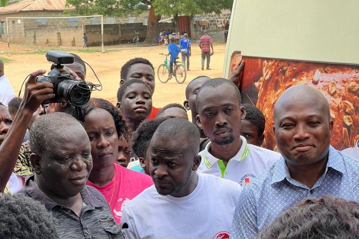 Pastor Daniel Amoateng comes to the rescue of the Akosombo Dam Spillage victims