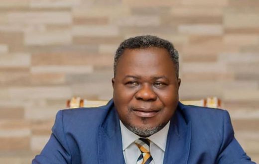 Dr Kwaku Oteng