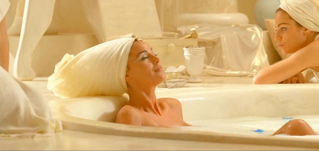 Cleopatra milk bath [Tubs]