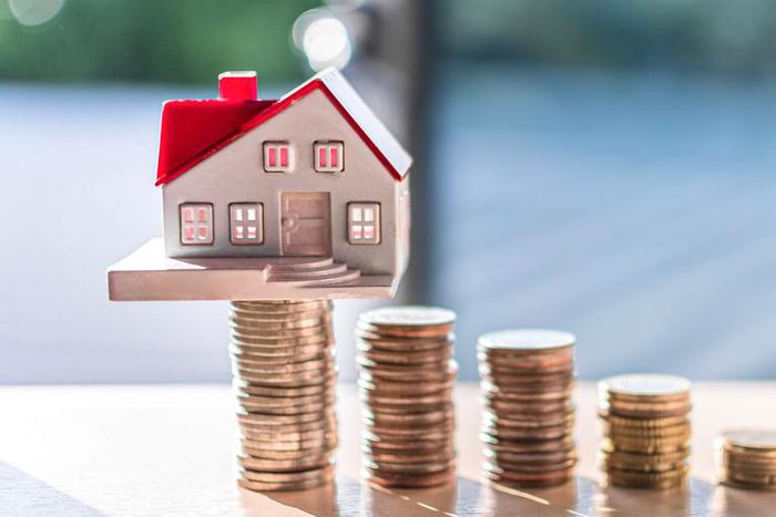 Renting is an increasingly popular option, even for high-income earners.Sakchai Vongsasiripat/Getty Images