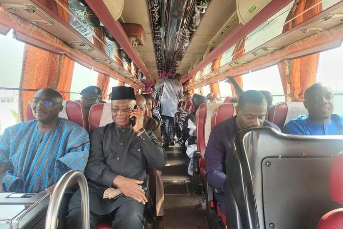 NPP MPs in bus