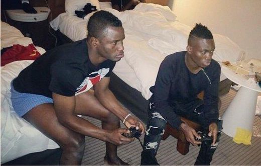 ‘You’re disgracing me with your voice’ – Atsu trolls Wakaso over Christmas jingle
