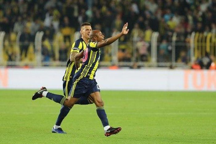 ___9093830___2018___11___11___19___tlga6133_4210_7199168