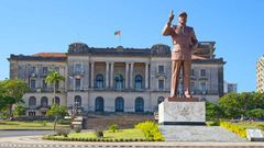 A giant statue of Samora Moisés Machel at the Independence Square in Downtown Maputo, Mozambique. (danatours)