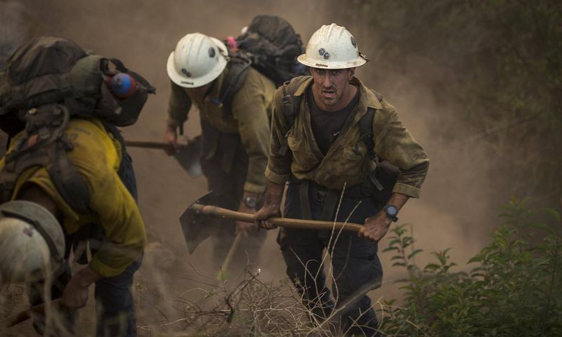 santa ana winds stoke wildfires