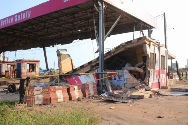 Accra-Tema motorway tollbooth