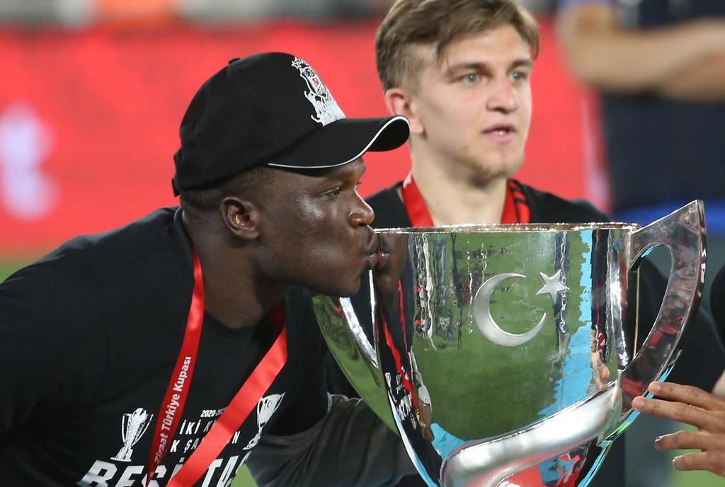 Besiktas™ Vincent Aboubakar celebrate Turkish Cup Title after Besiktas - Antalyaspor Turkish Cup Final at Gursel Aksel Stadium in Izmir, 15th of May, 2021. Besiktas wins 2 - 0 to be Turkish Cup Champion.