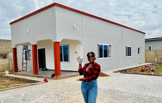 Popular YouTuber Maame Sika’s father give her 3-bedroom house as graduation gift