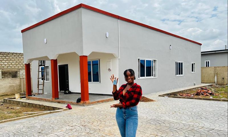 Popular YouTuber Maame Sika’s father give her 3-bedroom house as graduation gift