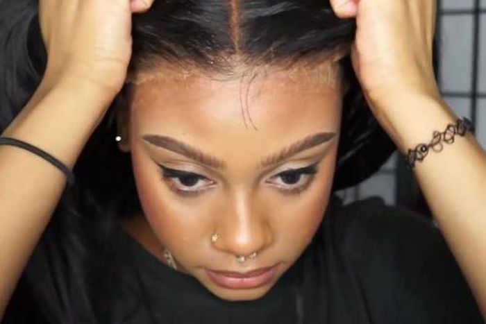 Removing frontal wig