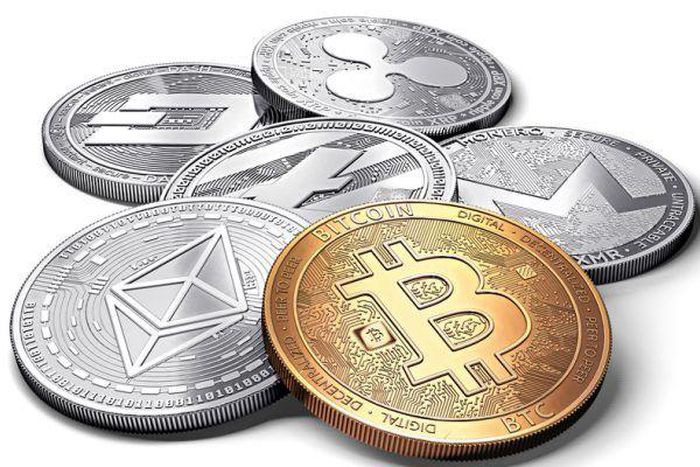 Comparing privacy coins with bitcoin