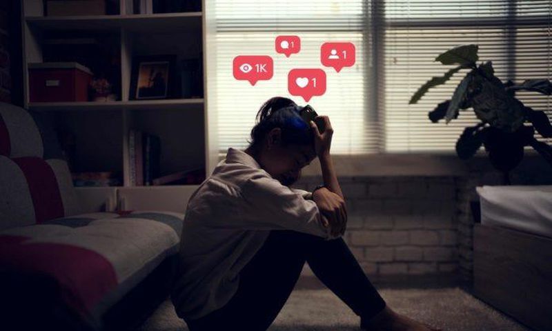 Social media can cause depression [Medium]