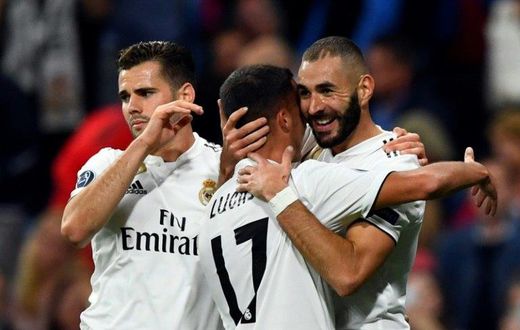 Karim Benzema (R) hit the opener for Real Madrid on their way to a crucial 2-1 Champions League win over Viktoria Plzen